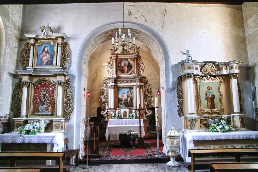 Wnętrze kościoła p.w. św. Jana Chrzciciela w Janikowie