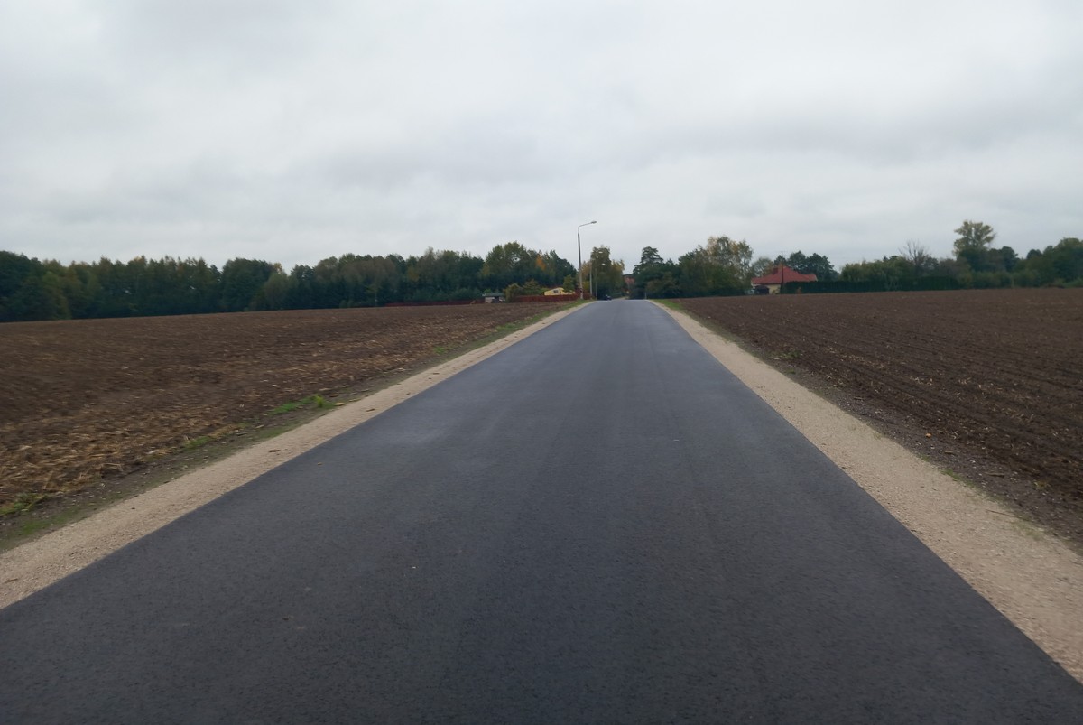 Droga dojazdowa do gruntów rolnych w miejscowości Rogowo, Gmina Lubicz, fot. Departament Rolnictwa i Geodezji