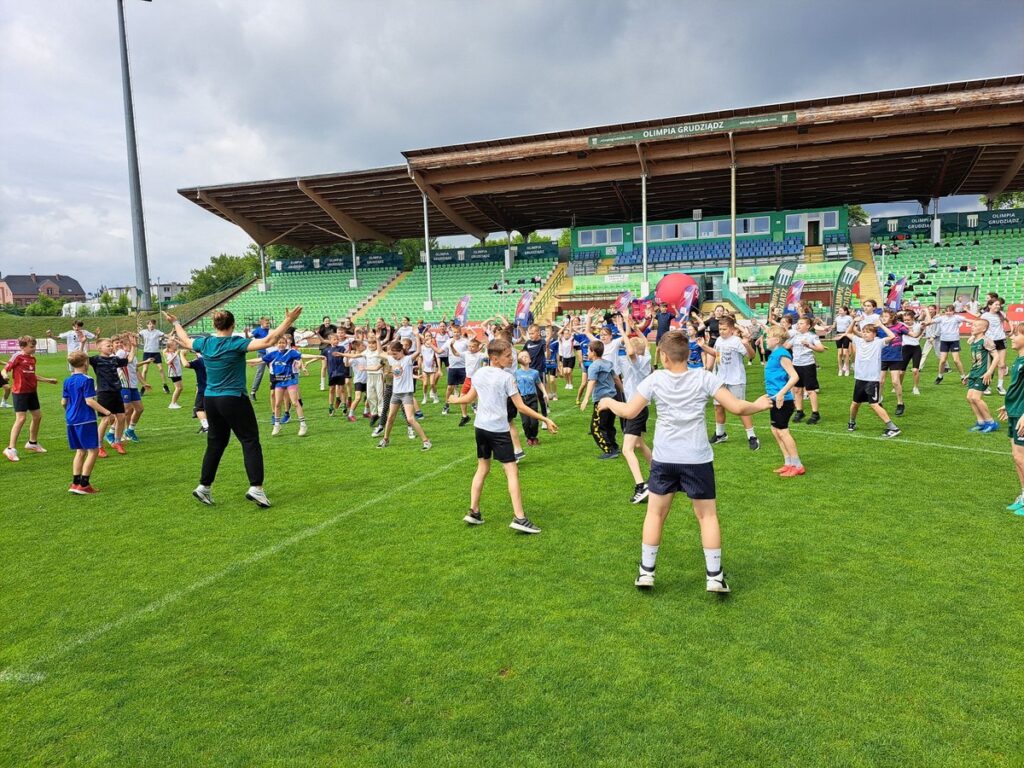 Rozgrzewka prowadzona przez Magdę Fularczyk