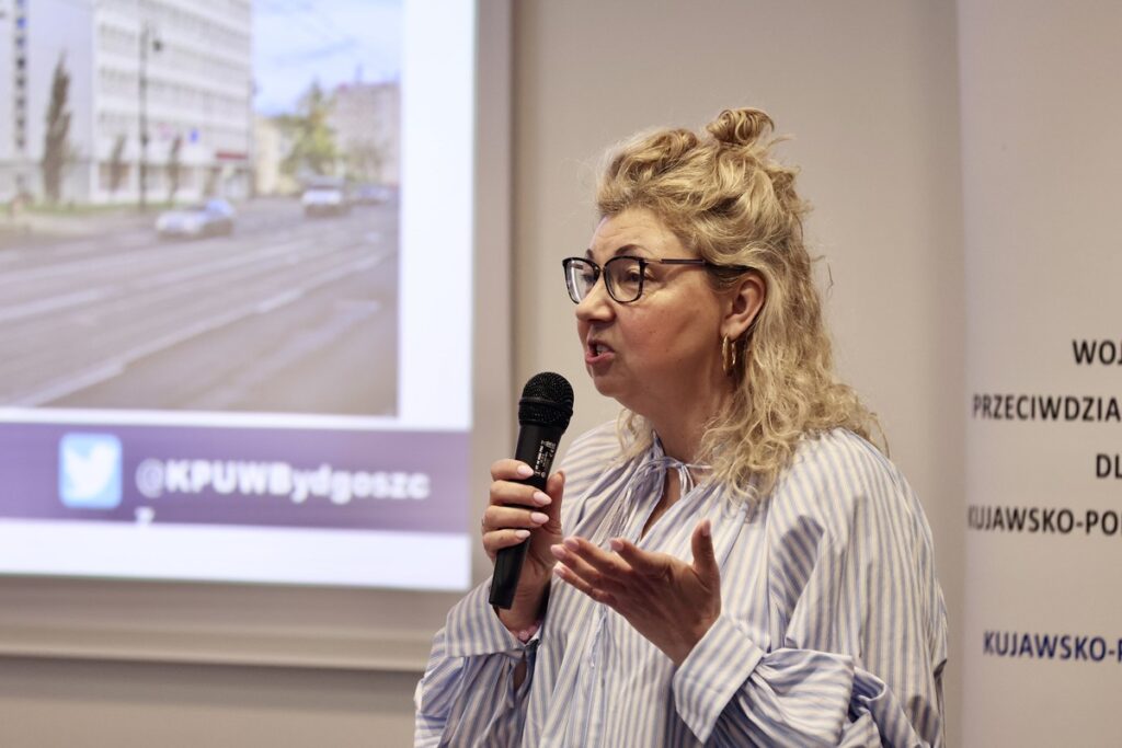 Beata Sulima, Wojewódzki Koordynator Realizacji Rządowego Programu Przeciwdziałania Przemocy Domowej, – seminarium „Administracja publiczna wobec zjawiska przemocy domowej – analiza dostępnych narzędzi oddziaływań” fot. Andrzej Goiński