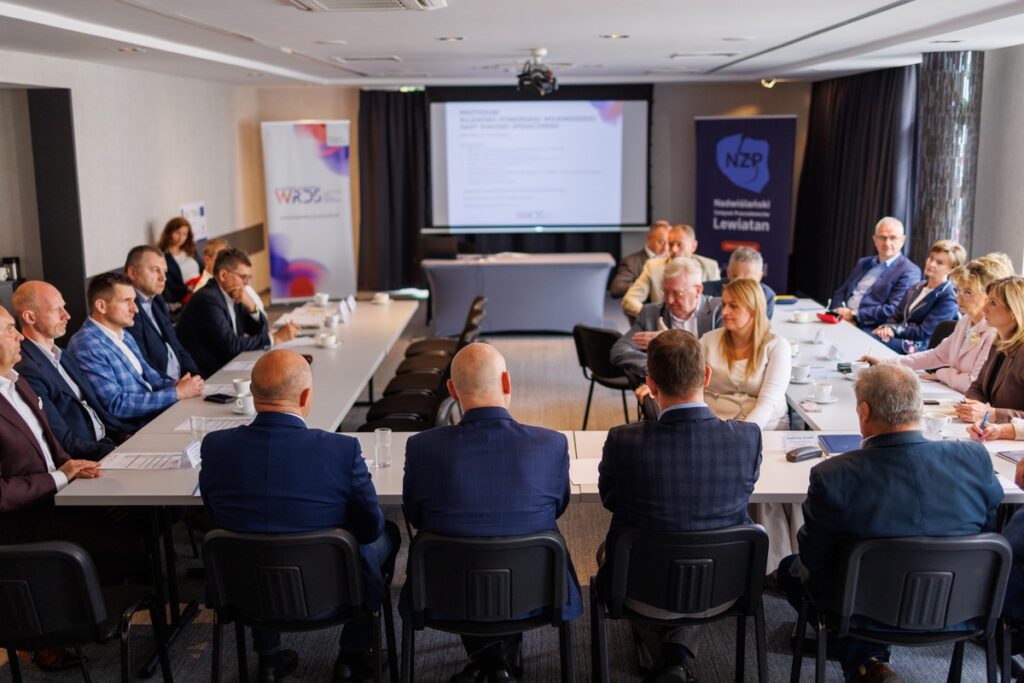 Uczestnicy posiedzenia Prezydium K-P WRDS w dniu 22.05.2025 r. w Inowrocławiu