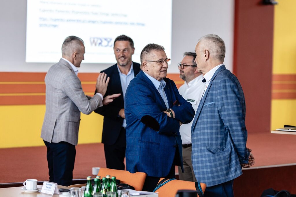 Uczestnicy posiedzenia plenarnego w Mondi Świecie w dniu 07.07.2025 r., fot. B. Marchlewski