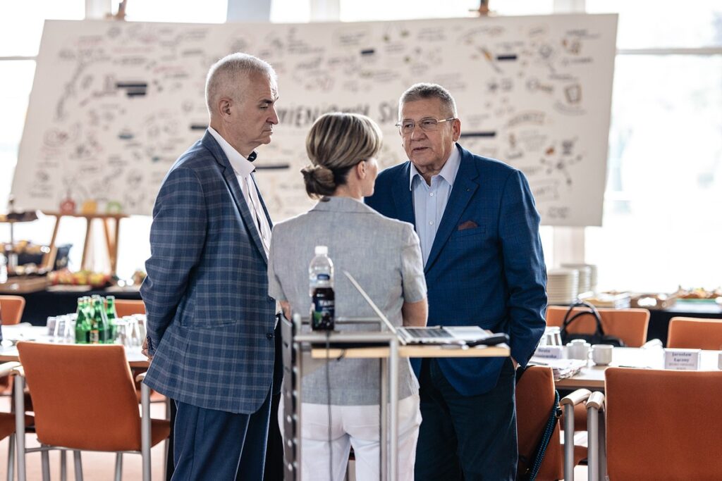 Uczestnicy posiedzenia plenarnego w Mondi Świecie w dniu 07.07.2025 r., fot. B. Marchlewski