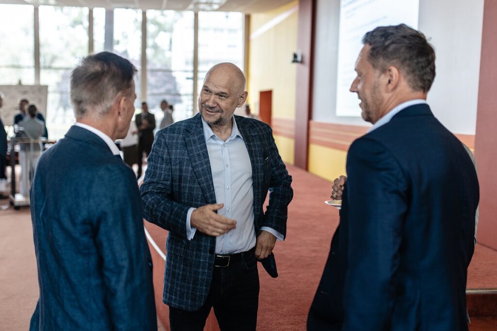 Uczestnicy posiedzenia plenarnego w Mondi Świecie w dniu 07.07.2025 r., fot. B. Marchlewski