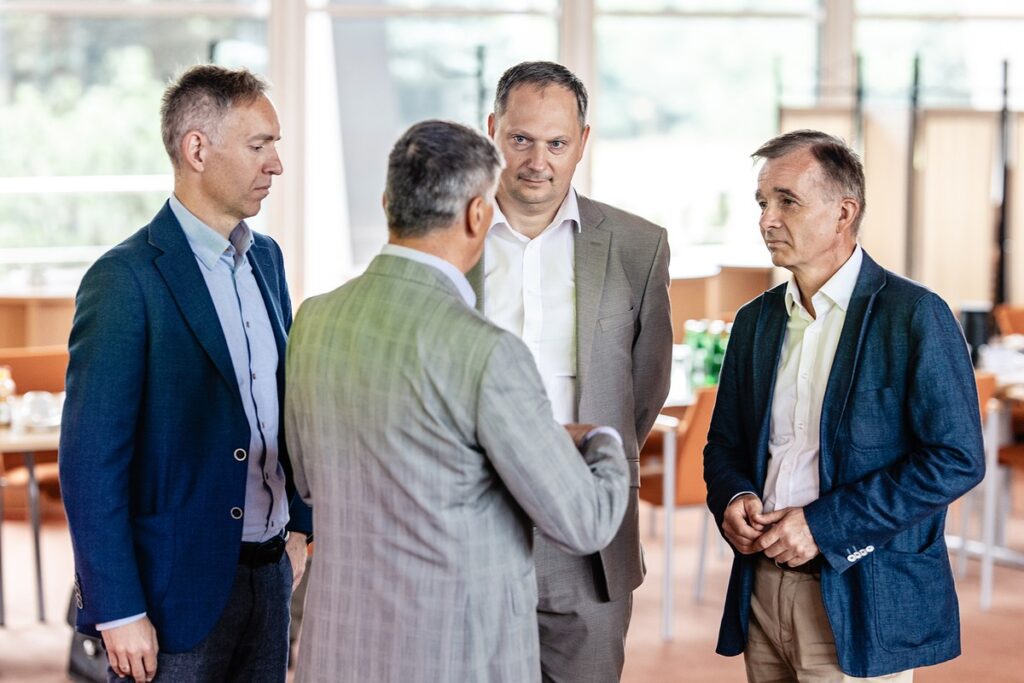 Uczestnicy posiedzenia plenarnego w Mondi Świecie w dniu 07.07.2025 r., fot. B. Marchlewski