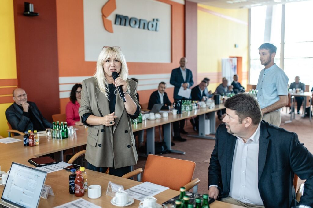 Uczestnicy posiedzenia plenarnego w Mondi Świecie w dniu 07.07.2025 r., fot. B. Marchlewski