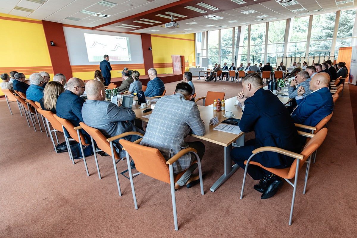 Uczestnicy posiedzenia plenarnego w Mondi Świecie w dniu 07.07.2025 r., fot. B. Marchlewski