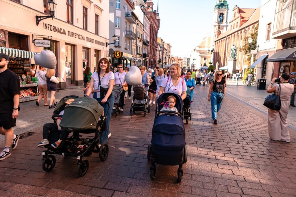 Uczestnicy wydarzenia pn. Marsz Mocy Mam, fot. Kasia Marcinkowska Fotografia