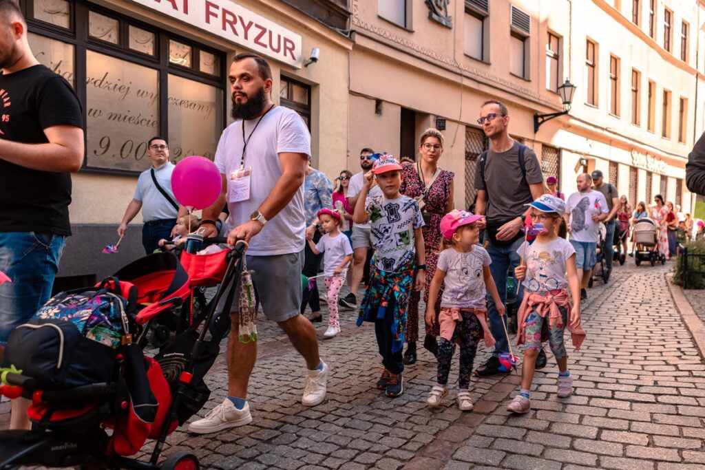 Uczestnicy wydarzenia pn. Marsz Mocy Mam, fot. Kasia Marcinkowska Fotografia
