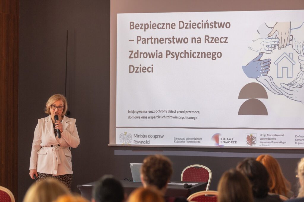 Moderator projektu „Bezpieczne Dzieciństwo – Partnerstwo na Rzecz Zdrowia Psychicznego i Bezpieczeństwa Rodzin” mec. Agnieszka Bocian