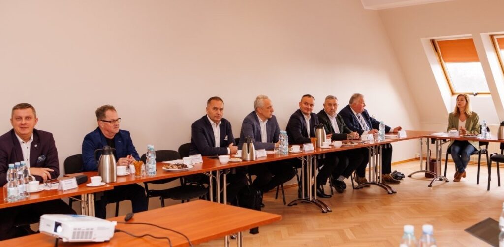 Zaproszeni goście do udziału w posiedzeniu ZdsPGRPiSRW