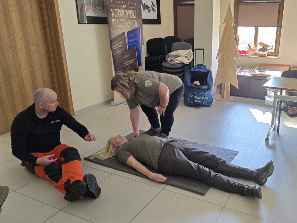 Postępowanie w przypadku zagrożenia życia poszkodowanego, fot. Emilia Gołąb