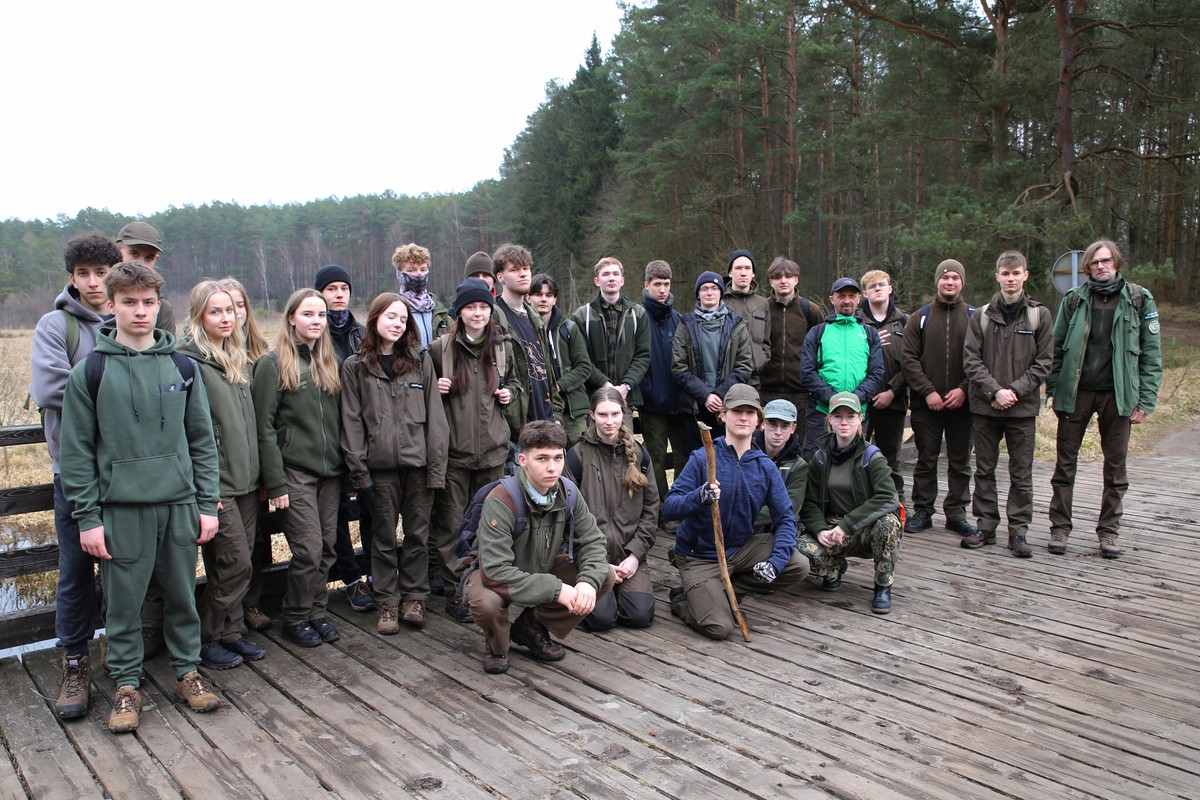 Uczniowie Technikum Leśnego w Tucholi fot. Krzysztof Ogłuszka