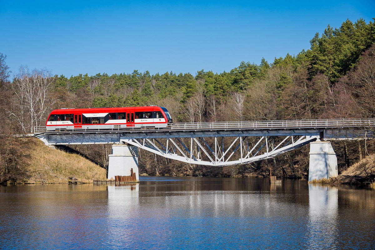 Railway bridge in Tleń
