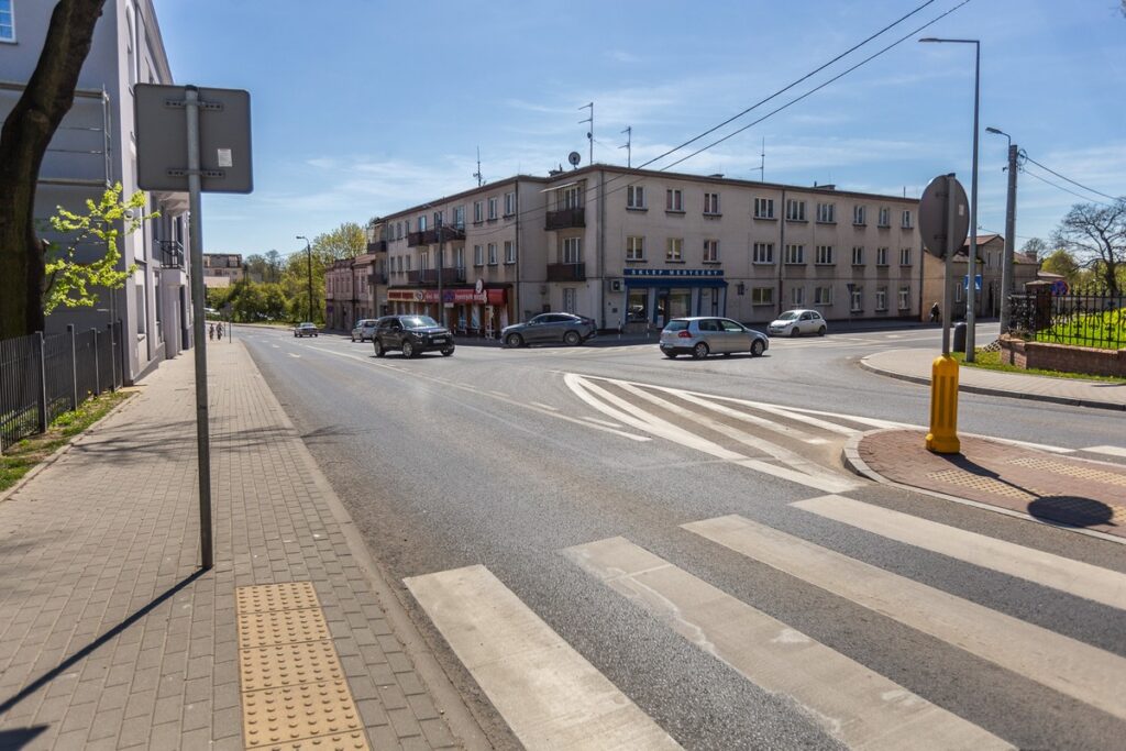 Skrzyżowanie DW 534 i DW 557 w Rypinie, fot. Szymon Zdziebło/tarantoga.pl dla UMWKP