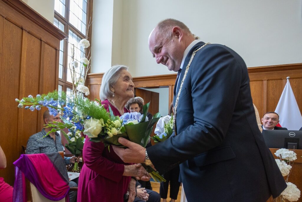 Uroczysta sesja sejmiku województwa z udziałem Kunegundy Gajewskiej, fot. Mikołaj Kuras dla UMWKP