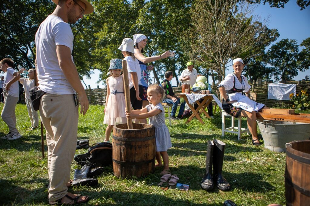 Wydarzenie „U sąsiadów olendrów” w Wielkiej Nieszawce, fot. Mikołaj Kuras dla UMWKP