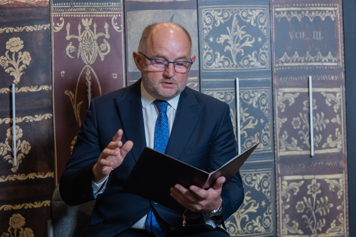 Marshal Piotr Całbecki reads “Song XIV” by Jan Kochanowski, photo by Mikołaj Kuras for the UMWKP