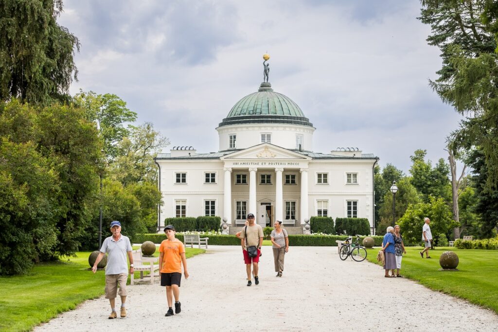 Pałac w Lubostroniu