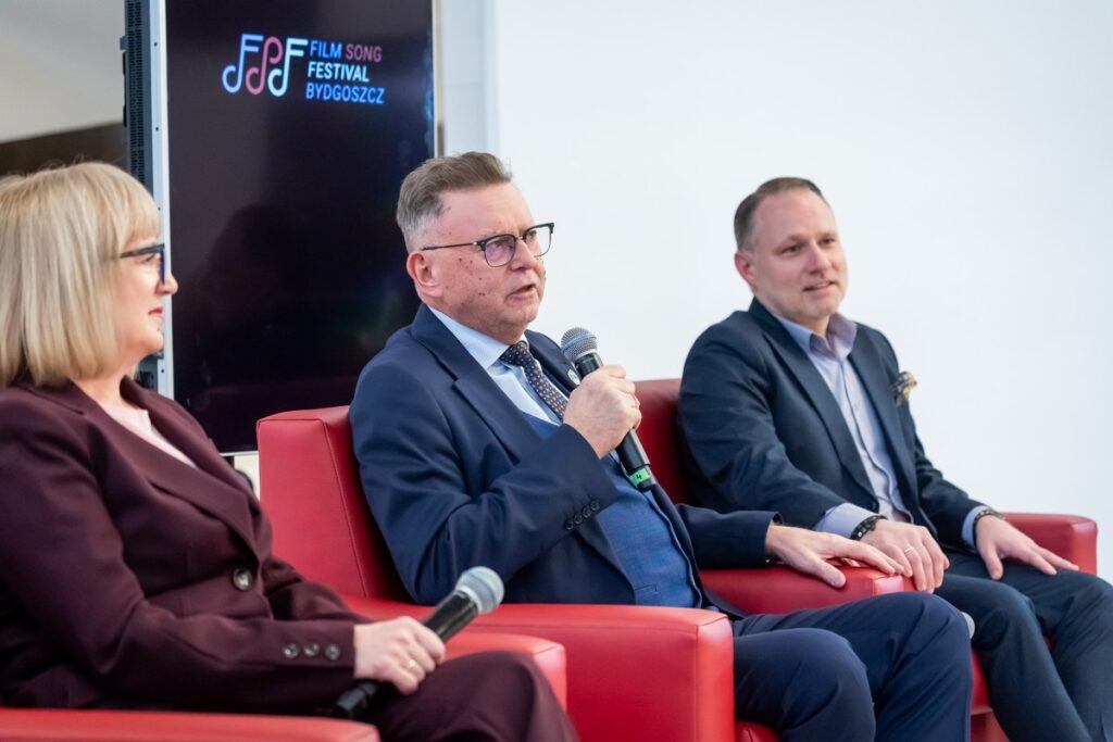 Konferencja prasowa na temat Film Song Festival Bydgoszcz, 2 grudnia 2025, fot. Tomasz Czachorowski/eventphoto dla UMWKP