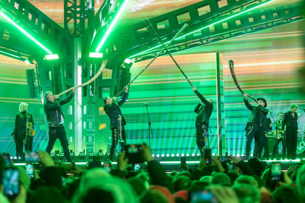 “The New Year’s Power of Hits” photo by Szymon Zdziebło / tarantoga.pl