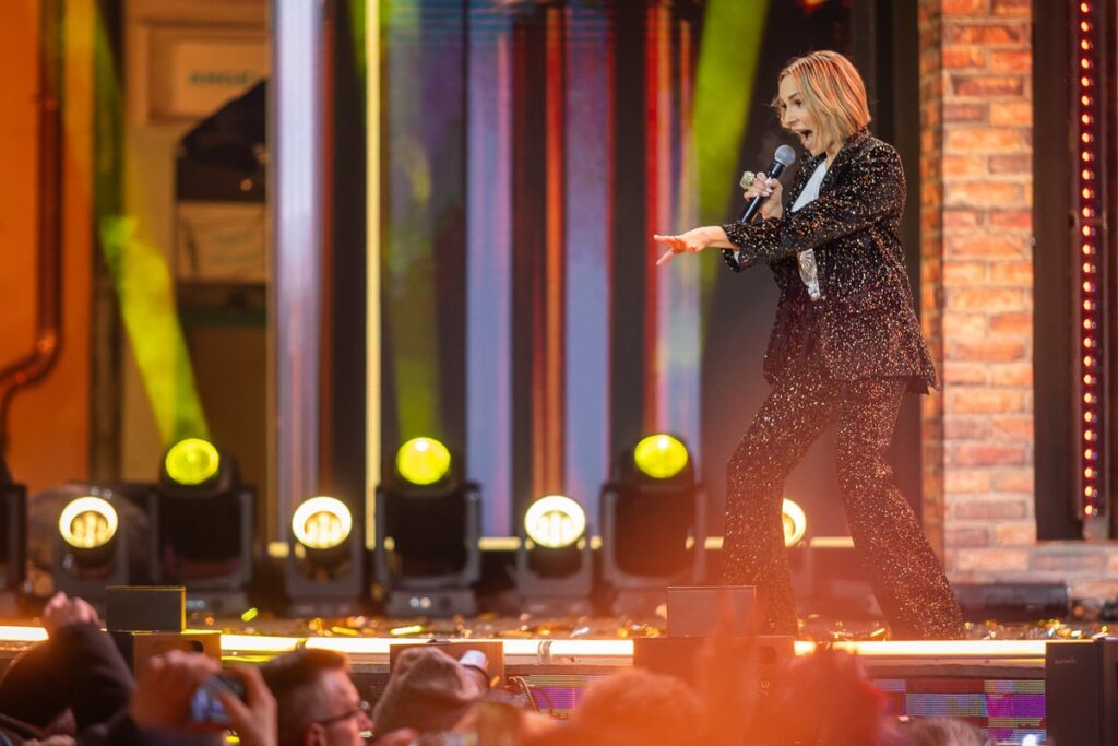 “The New Year’s Power of Hits” photo by Szymon Zdziebło / tarantoga.pl