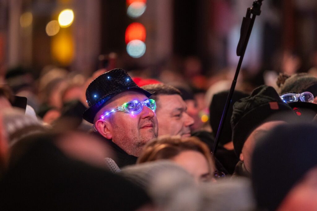 “The New Year’s Power of Hits” photo by Szymon Zdziebło / tarantoga.pl