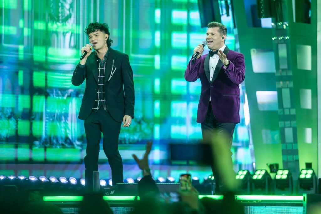 “The New Year’s Power of Hits” photo by Szymon Zdziebło / tarantoga.pl