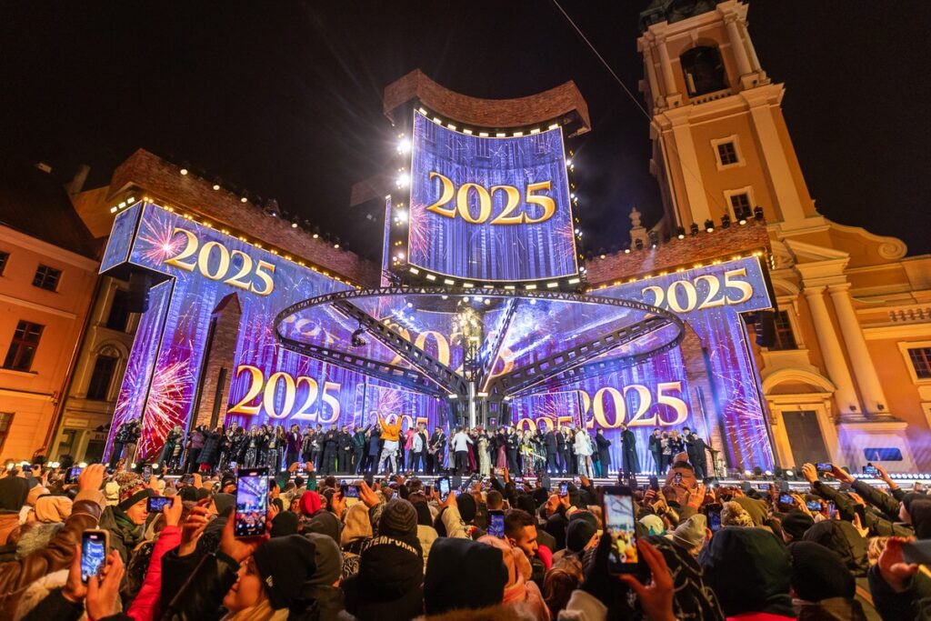 “The New Year’s Power of Hits” photo by Szymon Zdziebło / tarantoga.pl