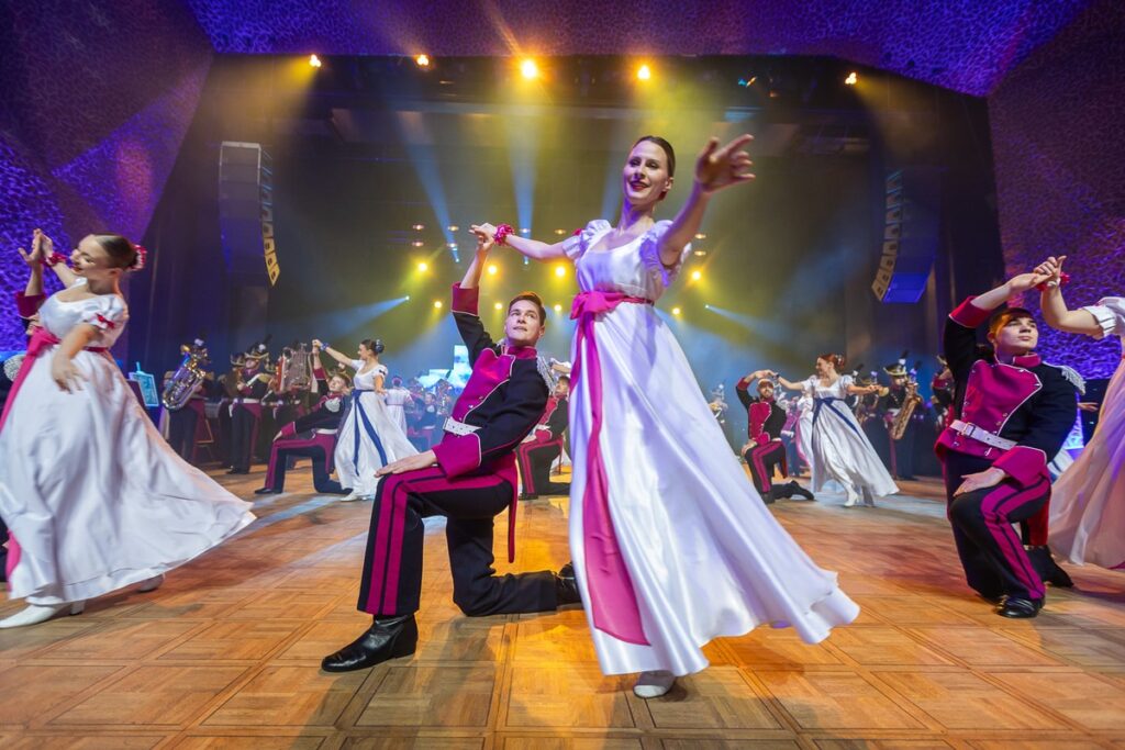 XIII Marszałkowski Bal Dobroczynny, fot. Szymon Zdziebło/tarantoga.pl dla UMWKP