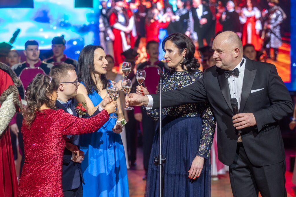 XIII Marszałkowski Bal Dobroczynny, fot. Szymon Zdziebło/tarantoga.pl dla UMWKP
