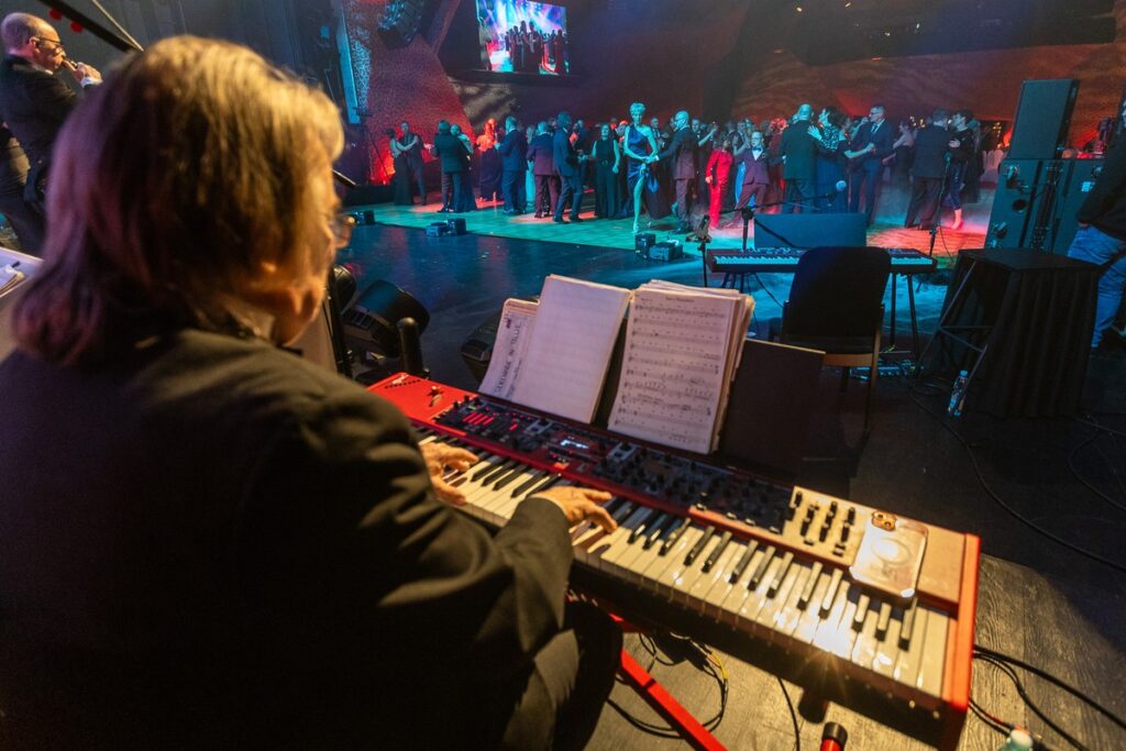 XIII Marszałkowski Bal Dobroczynny, fot. Szymon Zdziebło/tarantoga.pl dla UMWKP