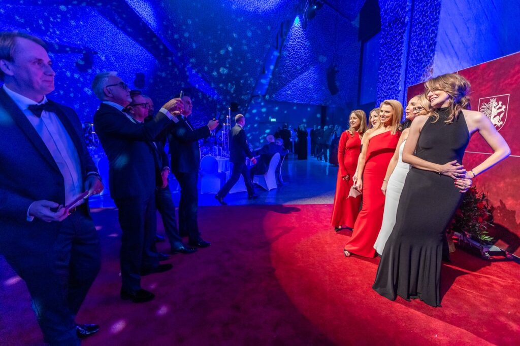 XIII Marszałkowski Bal Dobroczynny, fot. Szymon Zdziebło/tarantoga.pl dla UMWKP