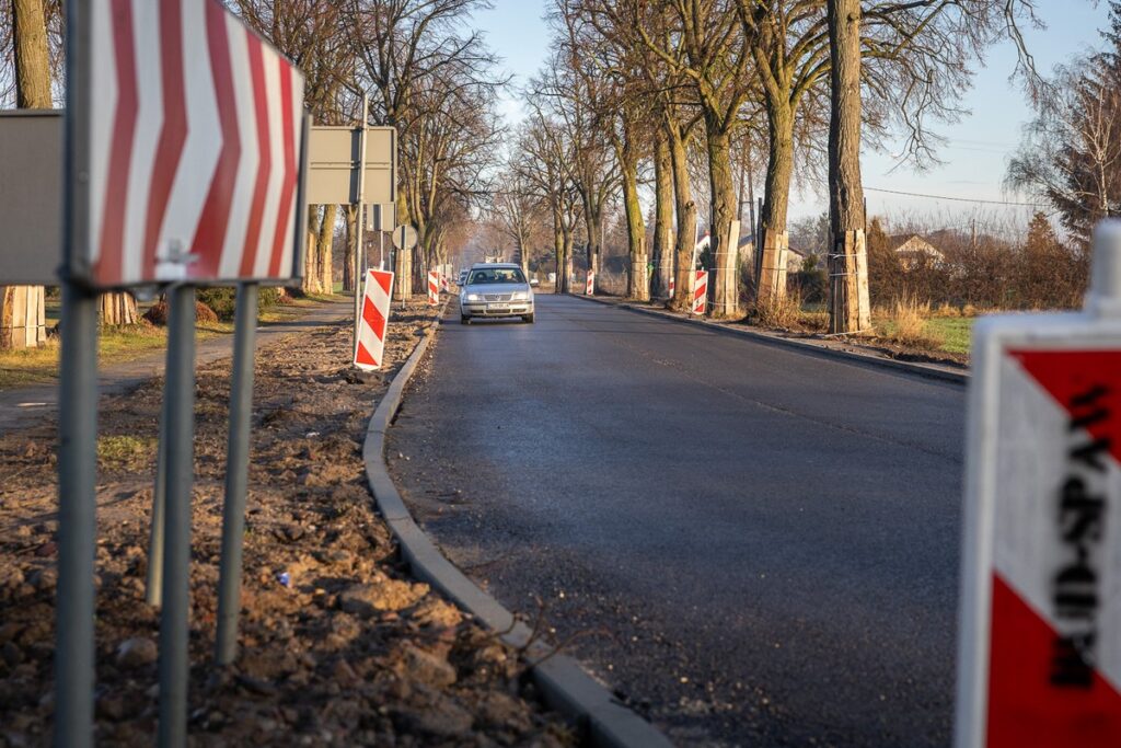 Modernizacja DW 268, fot. Szymon Zdziebło/tarantoga.pl dla UMWKP Modernization of DW 268, photo by Szymon Zdziebło/tarantoga.pl for UMWKP