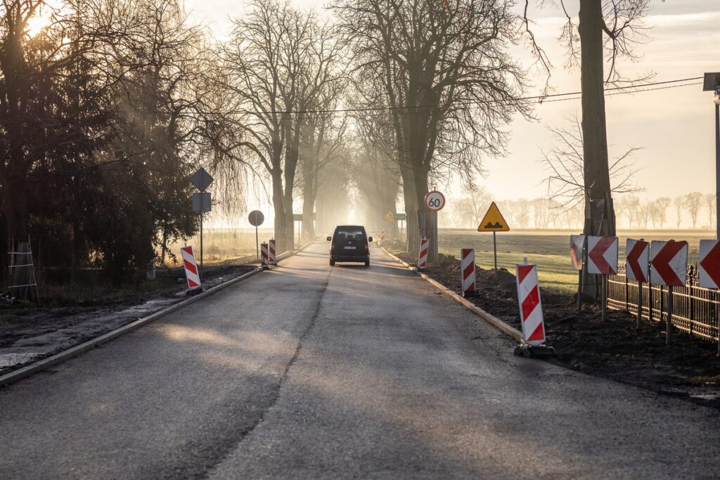 Modernizacja DW 268, fot. Szymon Zdziebło/tarantoga.pl dla UMWKP Modernization of DW 268, photo by Szymon Zdziebło/tarantoga.pl for UMWKP