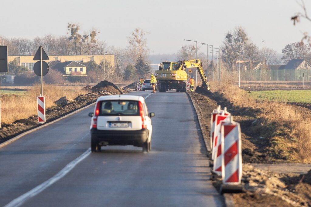 Modernizacja DW 268, fot. Szymon Zdziebło/tarantoga.pl dla UMWKP Modernization of DW 268, photo by Szymon Zdziebło/tarantoga.pl for UMWKP