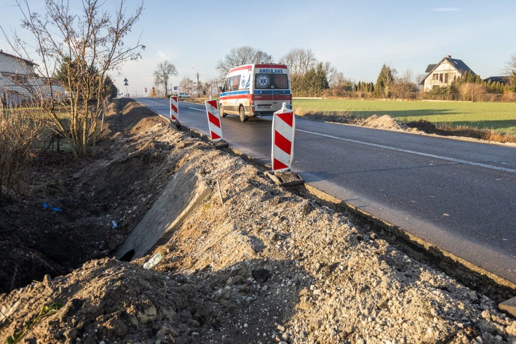 Modernizacja DW 268, fot. Szymon Zdziebło/tarantoga.pl dla UMWKP Modernization of DW 268, photo by Szymon Zdziebło/tarantoga.pl for UMWKP