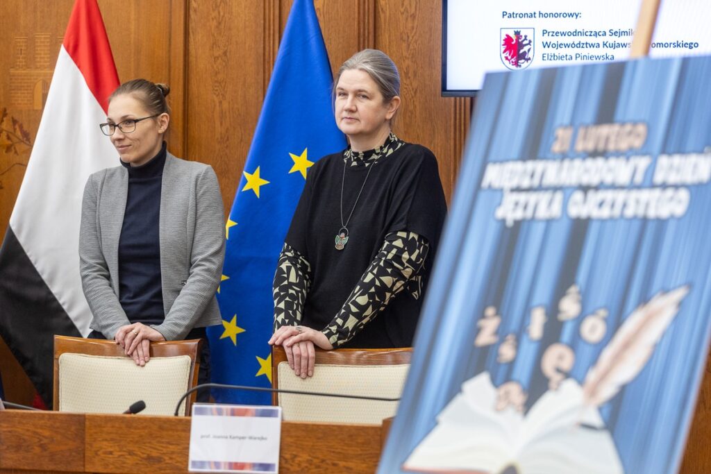 Dictation at the Marshal's Office, photo by Szymon Zdziebło/tarantoga.pl for UMWKP