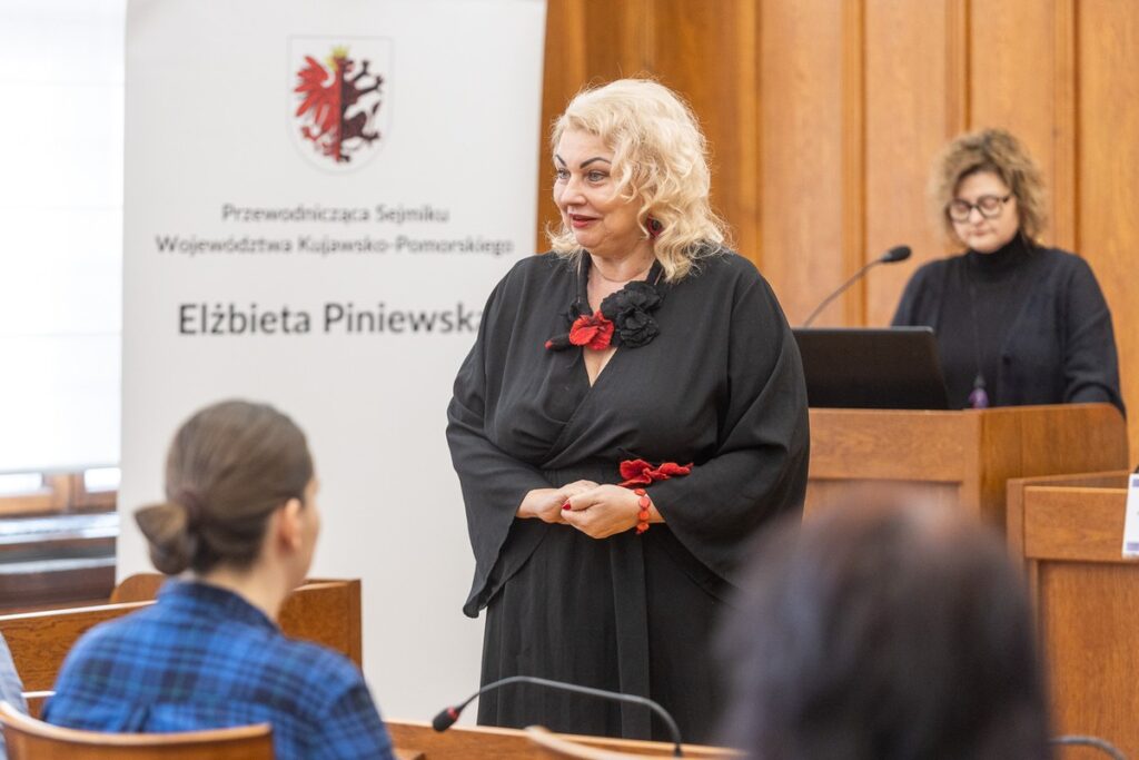 Dictation at the Marshal's Office, photo by Szymon Zdziebło/tarantoga.pl for UMWKP