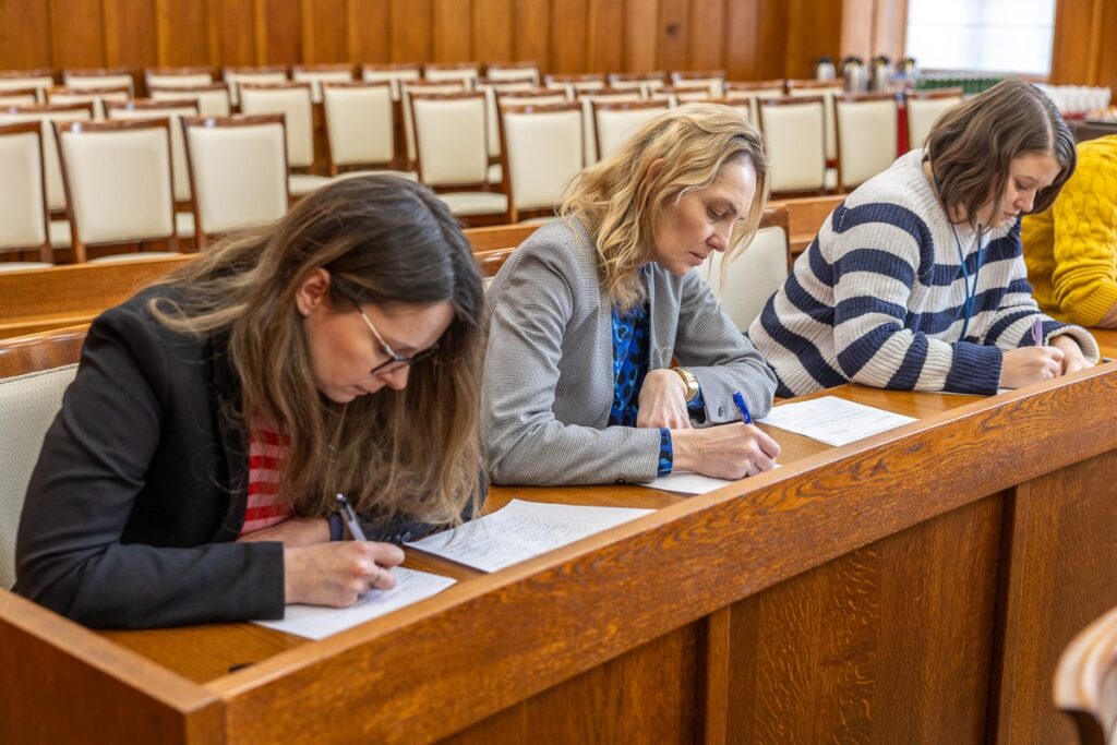 Dictation at the Marshal's Office, photo by Szymon Zdziebło/tarantoga.pl for UMWKP