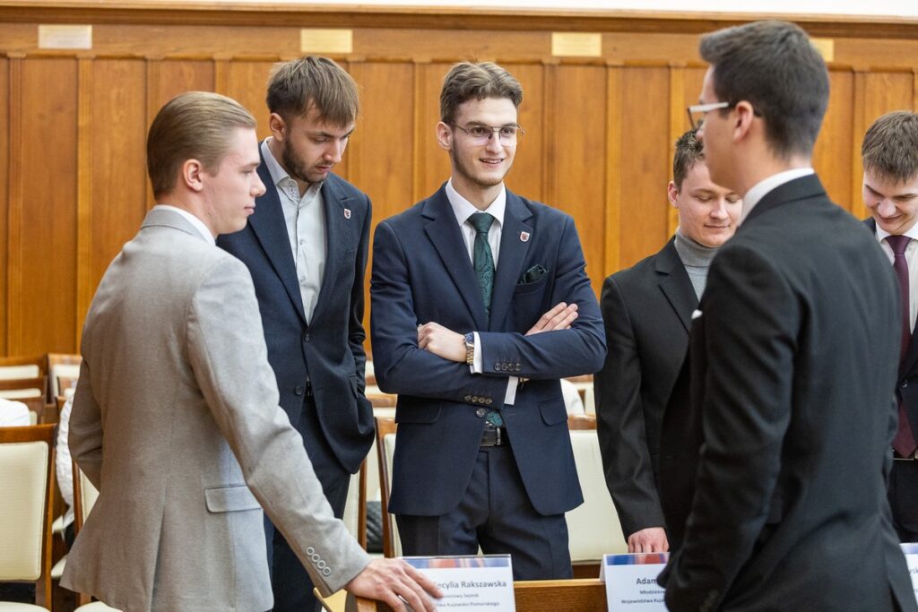 Session of the Regional Youth Parliament, photo by Szymon Zdziebło/tarantoga.pl for UMWKP
