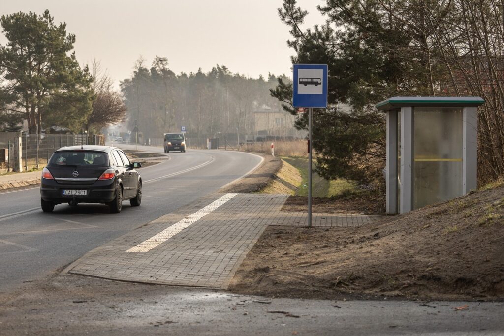 Zmodernizowana DW 266, fot. Szymon Zdziebło/tarantoga.pl dla UMWKP