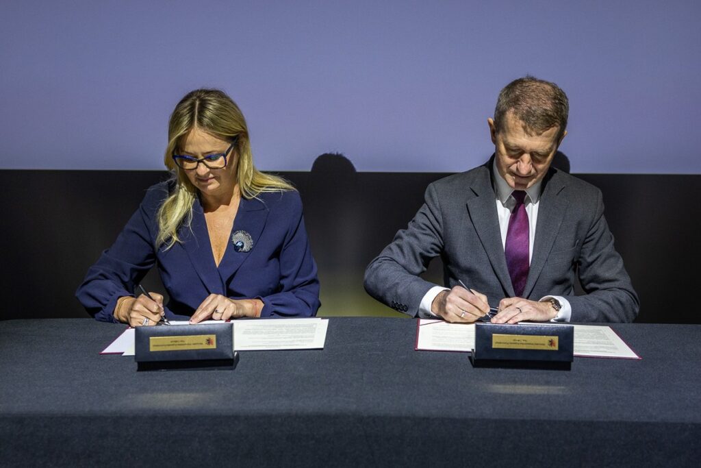 Spotkanie w Brzeskim Centrum Kultury i Historii „Wahadło” dotyczące rozbudowy bazy sportowej w województwie, fot. Szymon Zdziebło/tarantoga.pl dla UMWKP