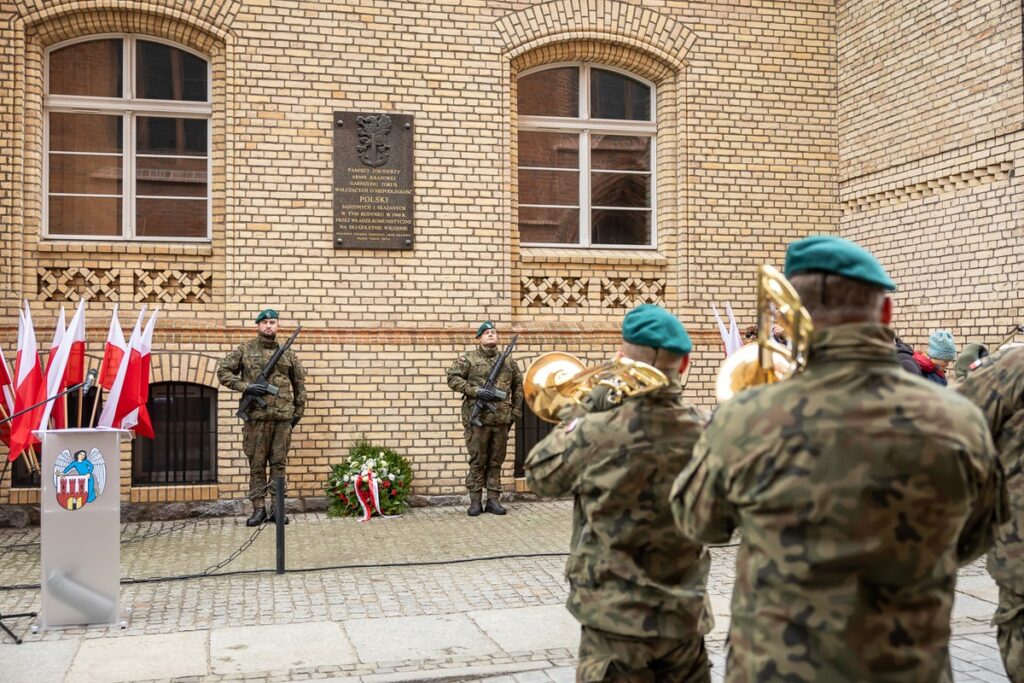 Obchody Narodowego Dnia Pamięci Żołnierzy Wyklętych, Toruń, fot. Szymon Zdziebło/tarantoga dla UMWKP National Remembrance Day of the Cursed Soldiers, Toruń, photo: Szymon Zdziebło/tarantoga for UMWKP