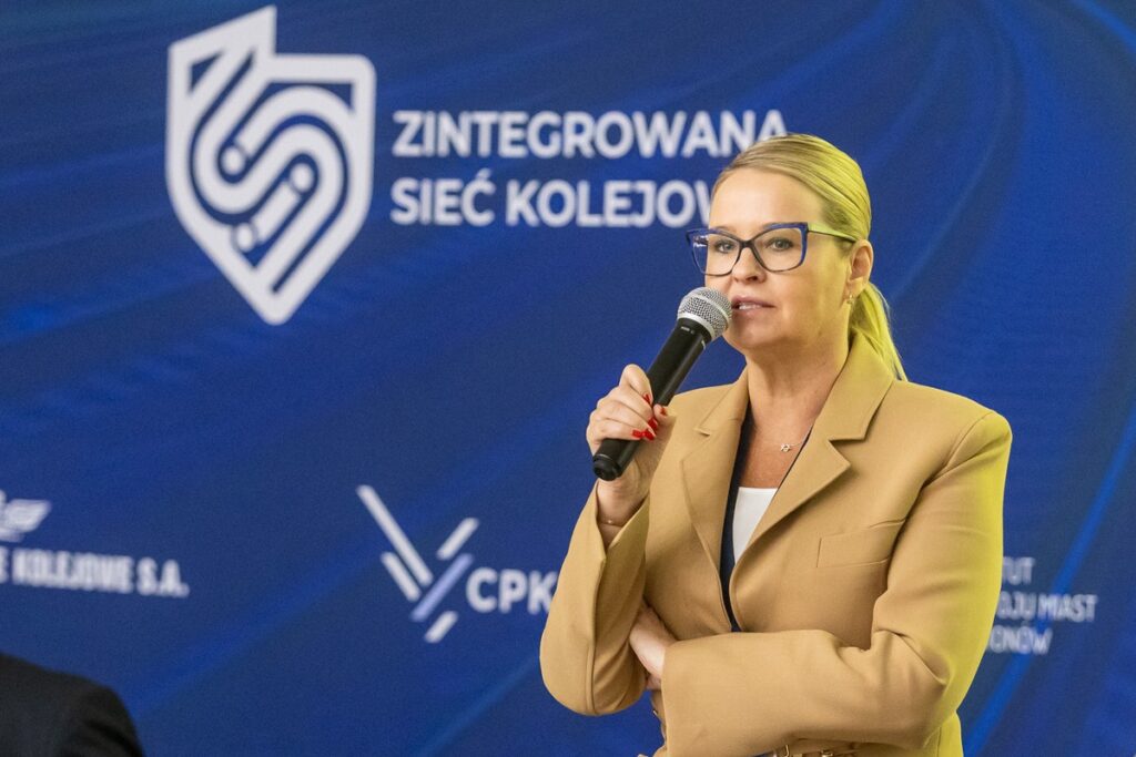 Integrated rail network workshop photo Szymon Zdziebło/tarantoga.pl for UMWKP