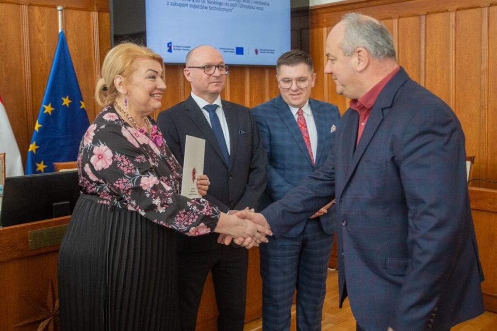 Wręczenie umów o finansowanie projektów środkami FEdKP, fot. Mikołaj Kuras dla UMWKP