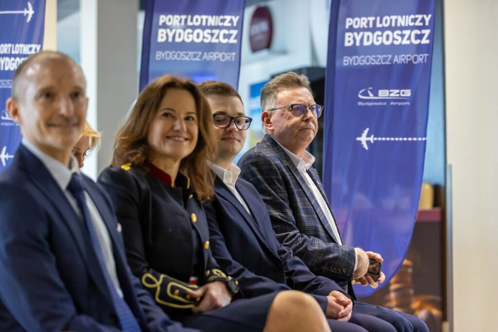 Meeting at Bydgoszcz Airport, photo by Tomasz Czachorowski/eventphoto for UMWKP