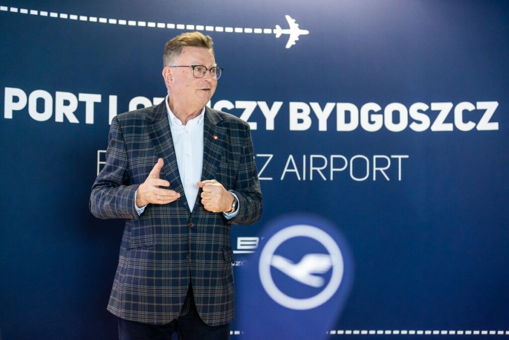 Meeting at Bydgoszcz Airport, photo by Tomasz Czachorowski/eventphoto for UMWKP