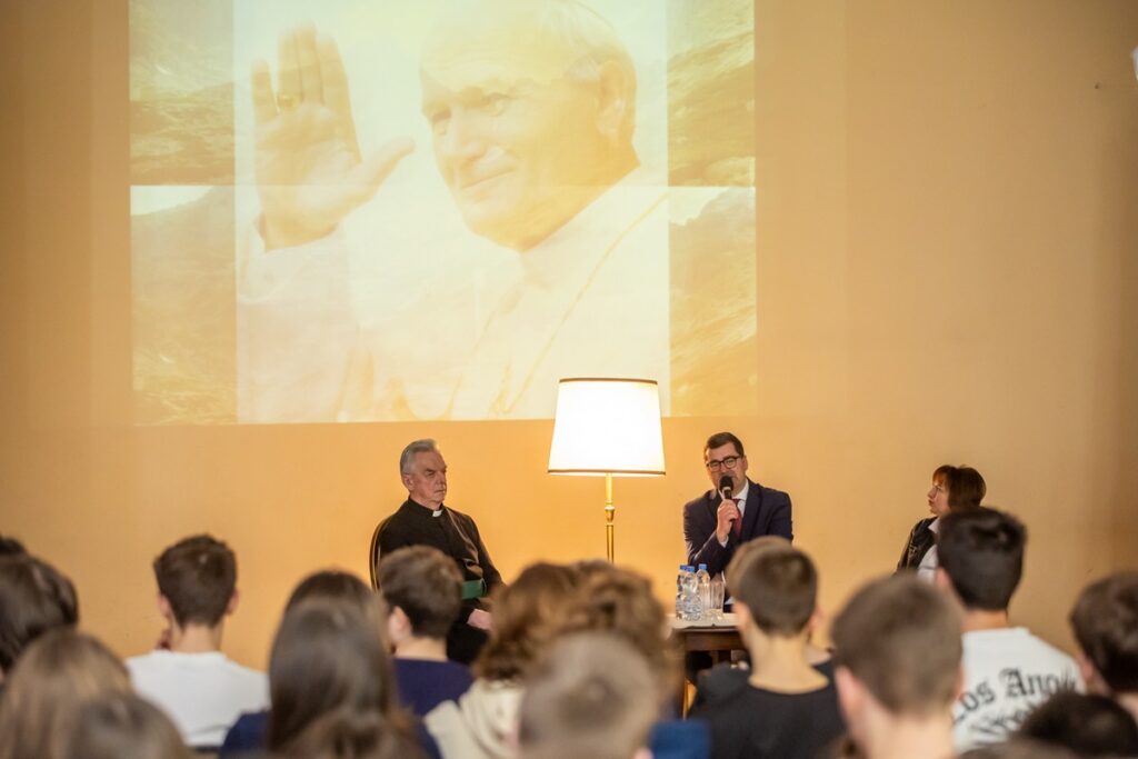 Spotkanie z bratem Marianem Markiewiczem w I Katolickim Liceum Ogólnokształcącym w Bydgoszczy