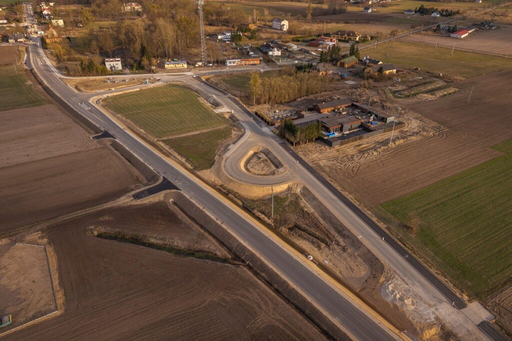Modernizacja drogi wojewódzkiej nr 563, fot. Szymon Zdziebło/tarantoga.pl dla UMWKP